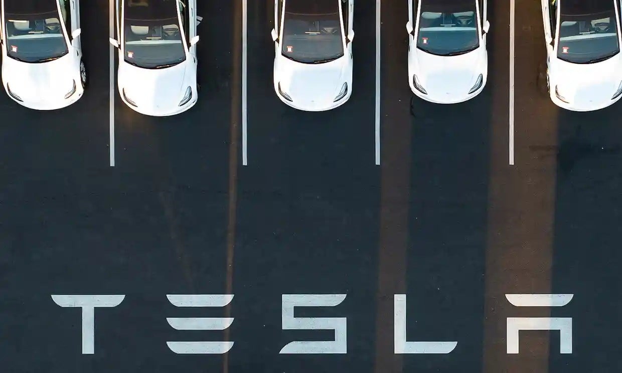 Tesla In ‘full Self-driving’ Mode Responsible For 8-car Crash: Driver ...