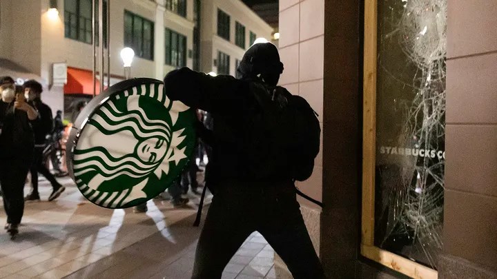 US think tank: Starbucks hiring African-Americans is 'discrimination