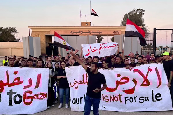 Israelis continue to deny aid safe passage through Rafah crossing