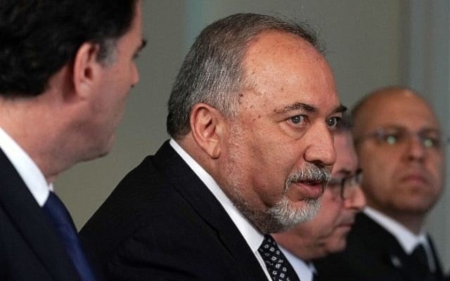 Former Israeli security Minister Avigdor Liberman speaks on April 26, 2018 at the Pentagon in Arlington, Virginia. (Getty Images/AFP)