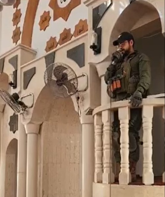 Israeli soldiers desecrate Jenin mosque during invasion