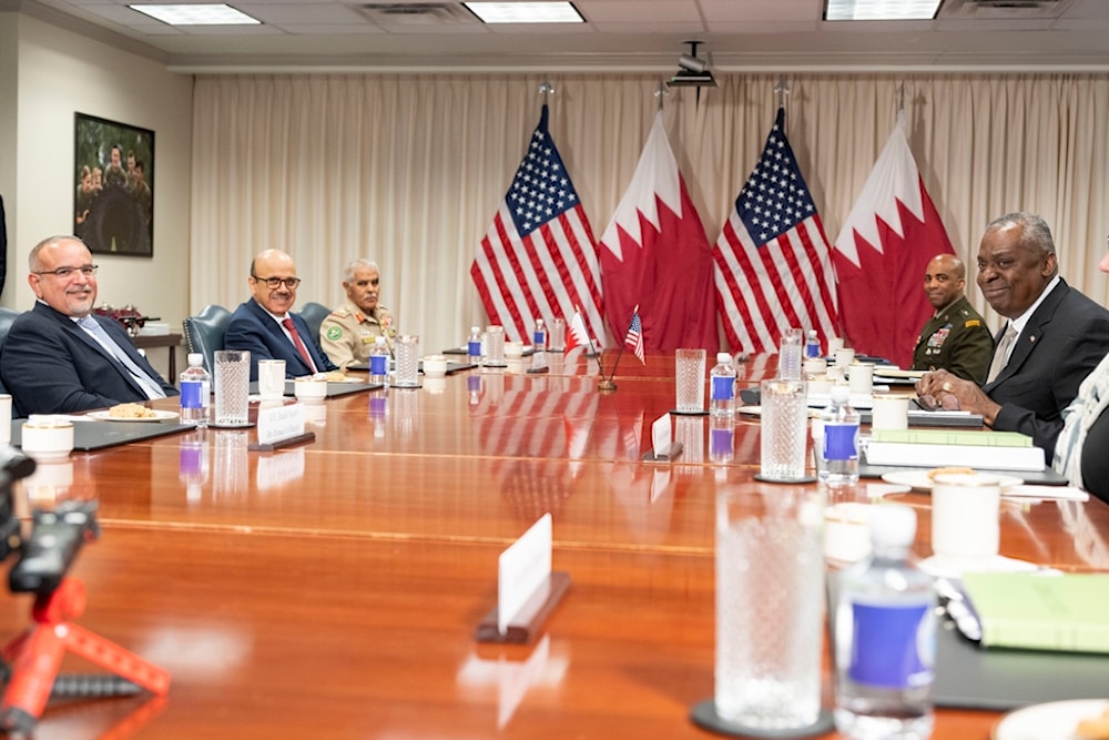 Secretary of Defense Lloyd Austin, right, meets with Bahrain's Prime Minister Salman bin Hamad Al Khalifa, left, at the Pentagon on Thursday, Sept. 14, 2023 (AP)