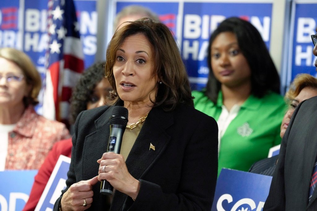 Kamala Harris' Approval Rating, Like Biden, Hits All Time Low: Poll ...