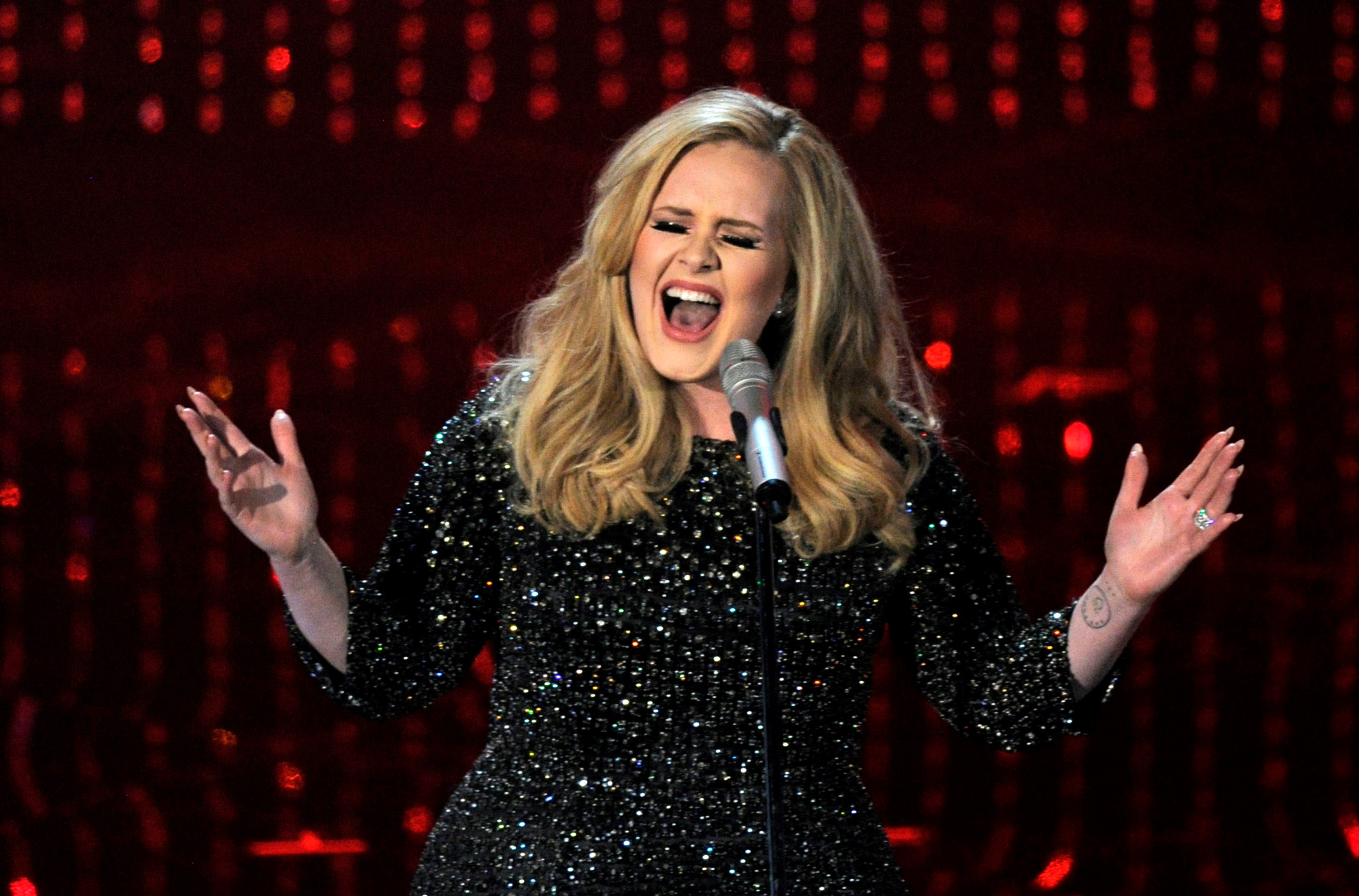 Superstar Singer Adele Planning Her First Visit To Israel - Report