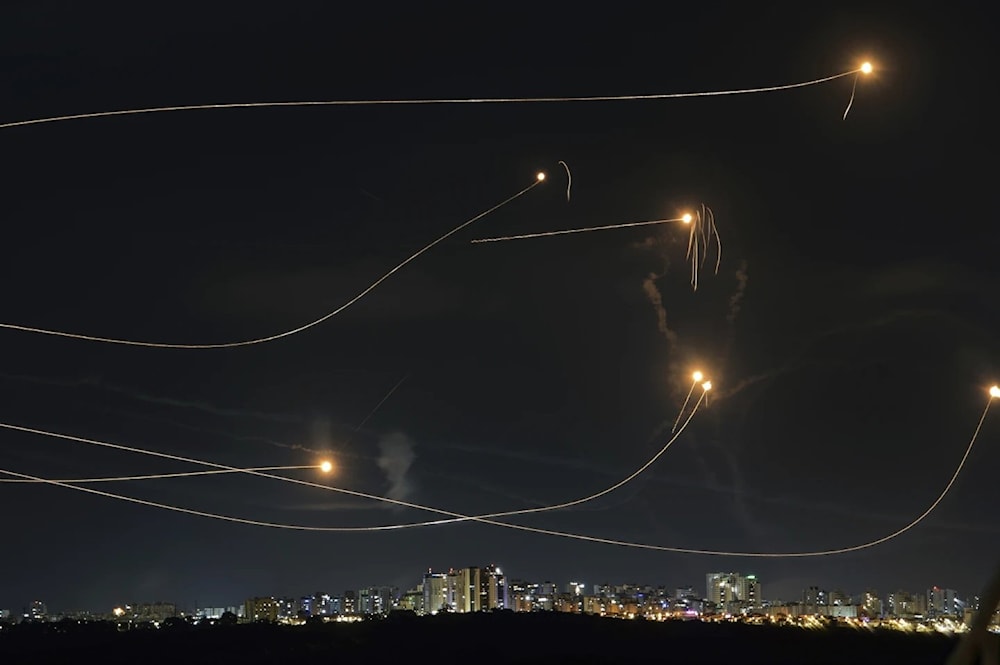 Palestinian rockets getting intercepted by Israeli artillery in the sky of occuppied Palestine, December 31 2023 (social media)