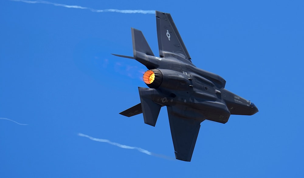 U.S. Air Force fighter aircraft F-35 performs aerobatic maneuvers in the Aero India 2023 on Feb. 14, 2023. (AP)