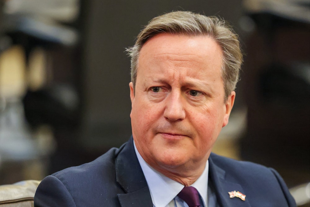 Lebanon hands British envoy protest note over FM Cameron's Beirut trip