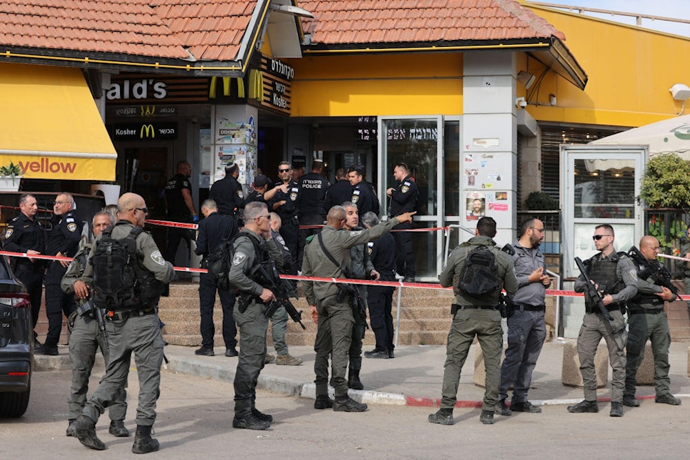 Two Israelis stabbed in al-Naqab, one in critical condition