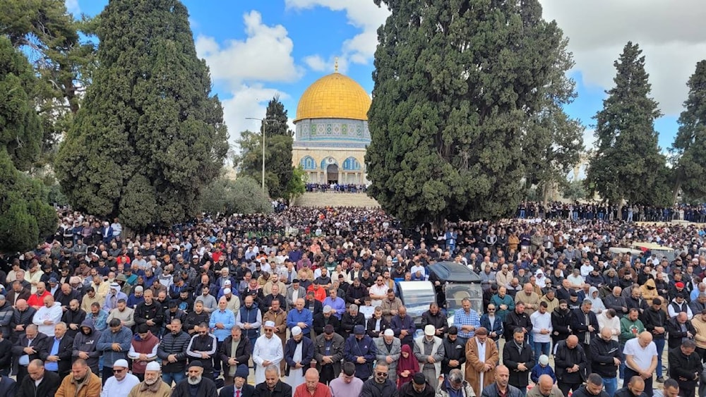 Palestinians praying at Al Aqsa Mosque (Social Media)