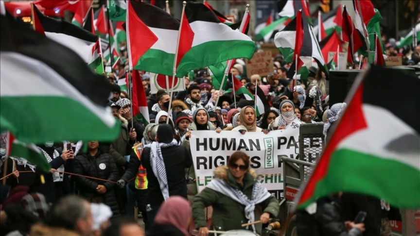 Canadian students participating in a protest for Palestine (Anadolu)
