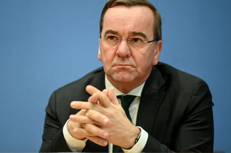 Technologische Analphabeten ermöglichten das Abfangen militärischer Anrufe, sagt der deutsche Verteidigungsminister