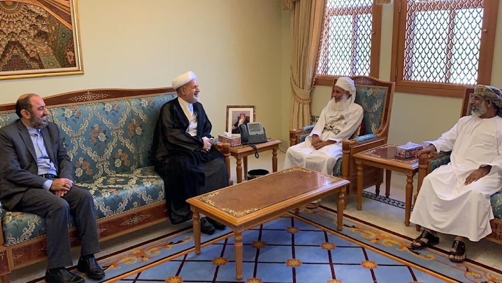Former Iranian Ambassador to Oman Mohammad Reza Nouri-Shahroudi discussing developments in the Islamic world with Oman's Grand Mufti Sheikh Ahmed bin Hamad al-Khalili on July 2, 2019. (IRNA) 