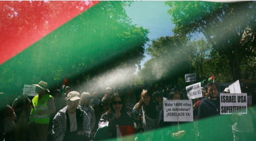 Spain protests arms trade with