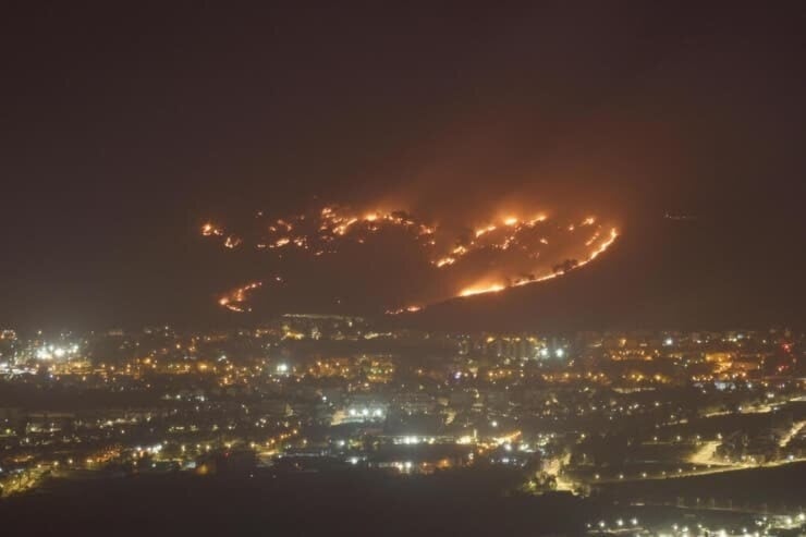 Kiryat Shmona settlement set on fire by Hezbollah's rockets on May 10, 2024 (Social Media)