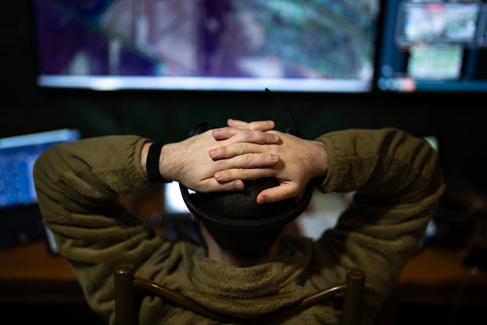 A service man of the 13th Brigade of Operational Assignment of the NGU