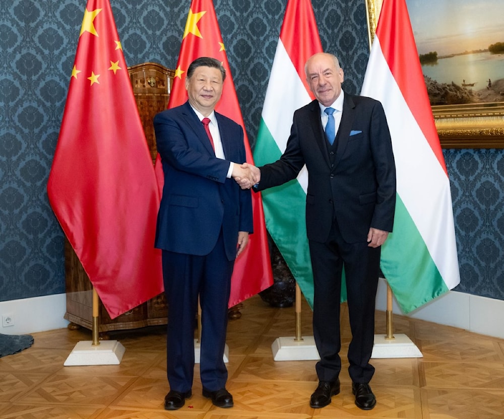 Chinese President Xi Jinping (left) and Hungarian President Tamás Sulyok (right). (@SpokespersonCHN)
