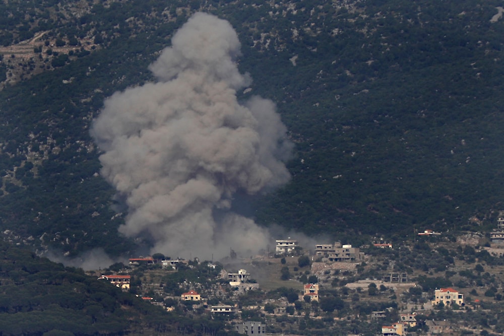  Black smoke rises from an Israeli airstrike on Kafar Hamam, a Lebanese border village with 'Israel' in south Lebanon, on May 17, 2024. (AP)