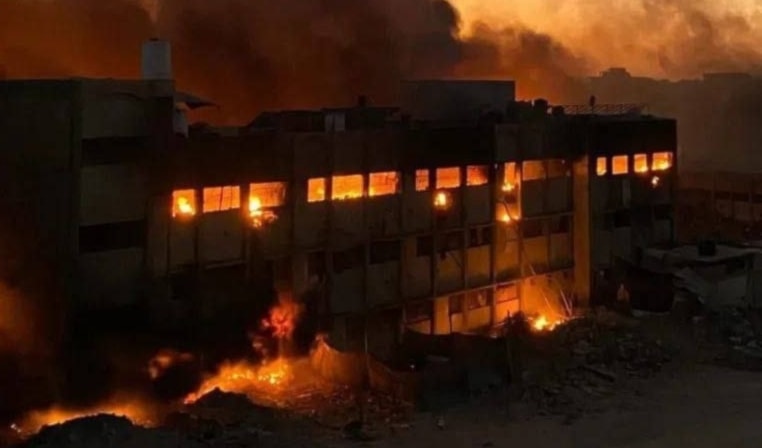  The Israeli occupation forces set fire to a school sheltering displaced civilians in Jabalia, northern Gaza Strip, on October 22, 2024. (Social media)