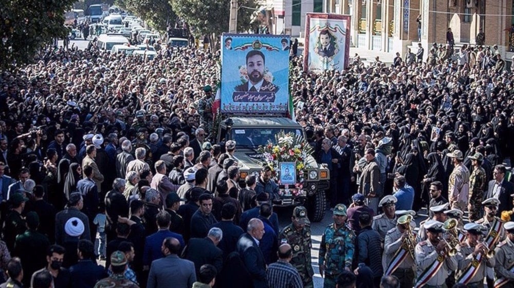 Iranians honor army martyrs of Israeli aggression