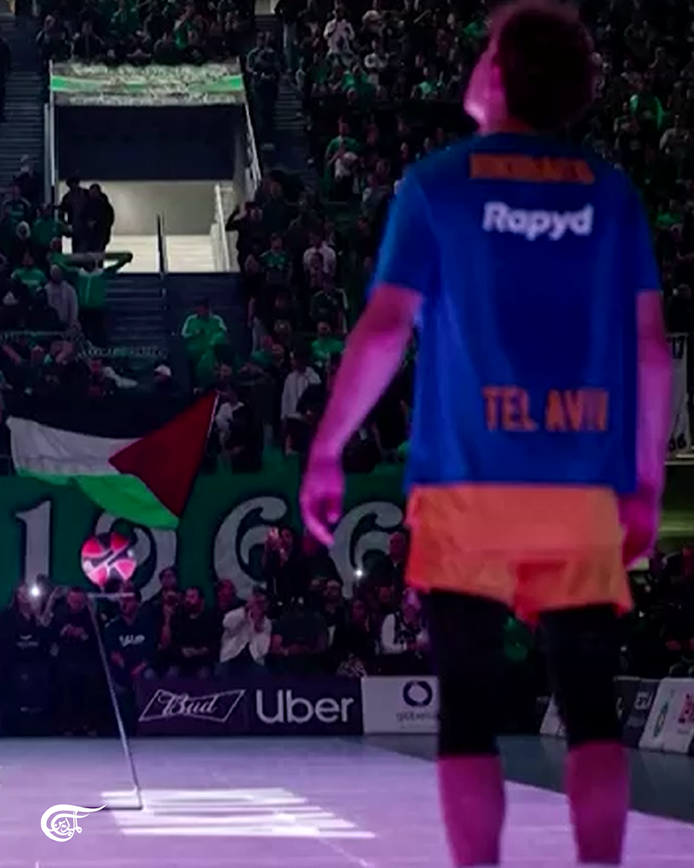 Greek fans display solidarity with Palestine at Maccabi Tel Aviv game