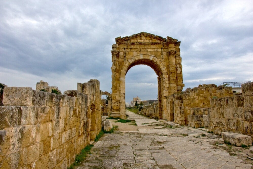 The Arch of Victory - Source: UNESCO, photographer: Tim Schnarr