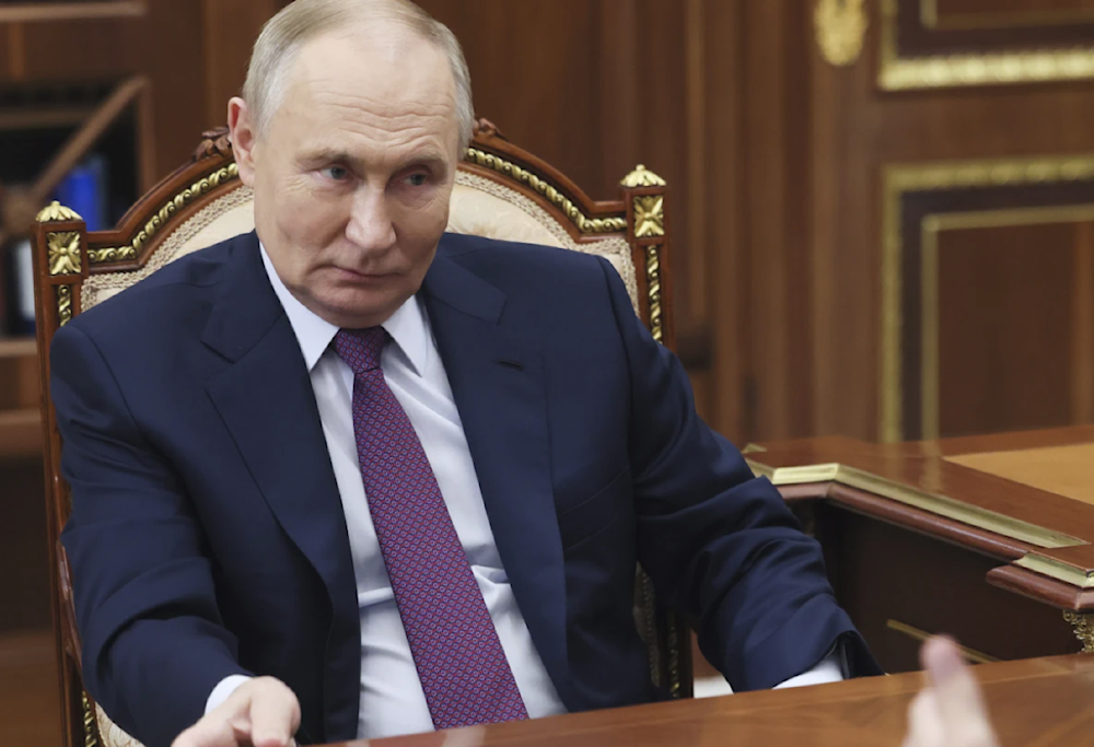 Putin warns of global conflict, warns Ukrainians to leave