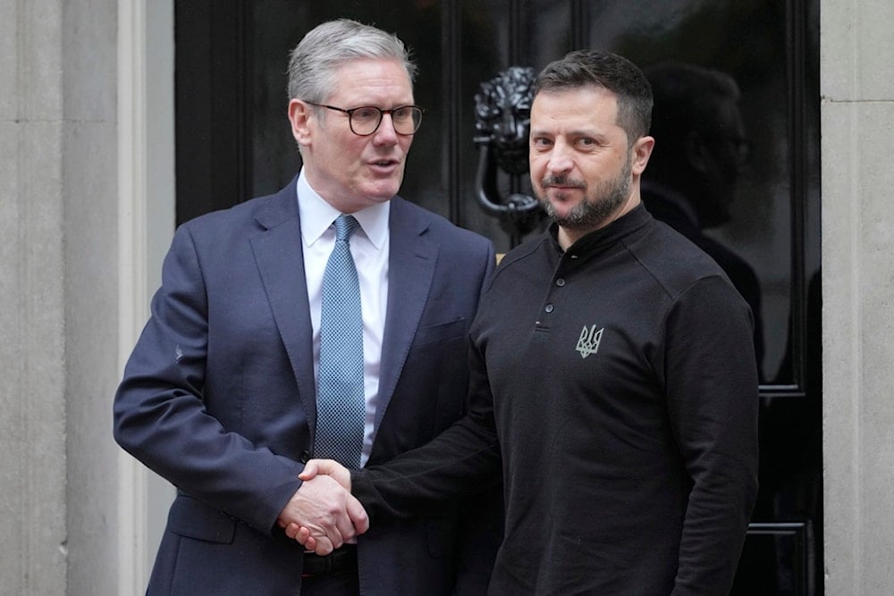 FILE - Britain's Prime Minister Keir Starmer welcomes Ukrainian President Volodymyr Zelenskyy to 10 Downing Street in London, Thursday, Oct. 10, 2024. (AP)