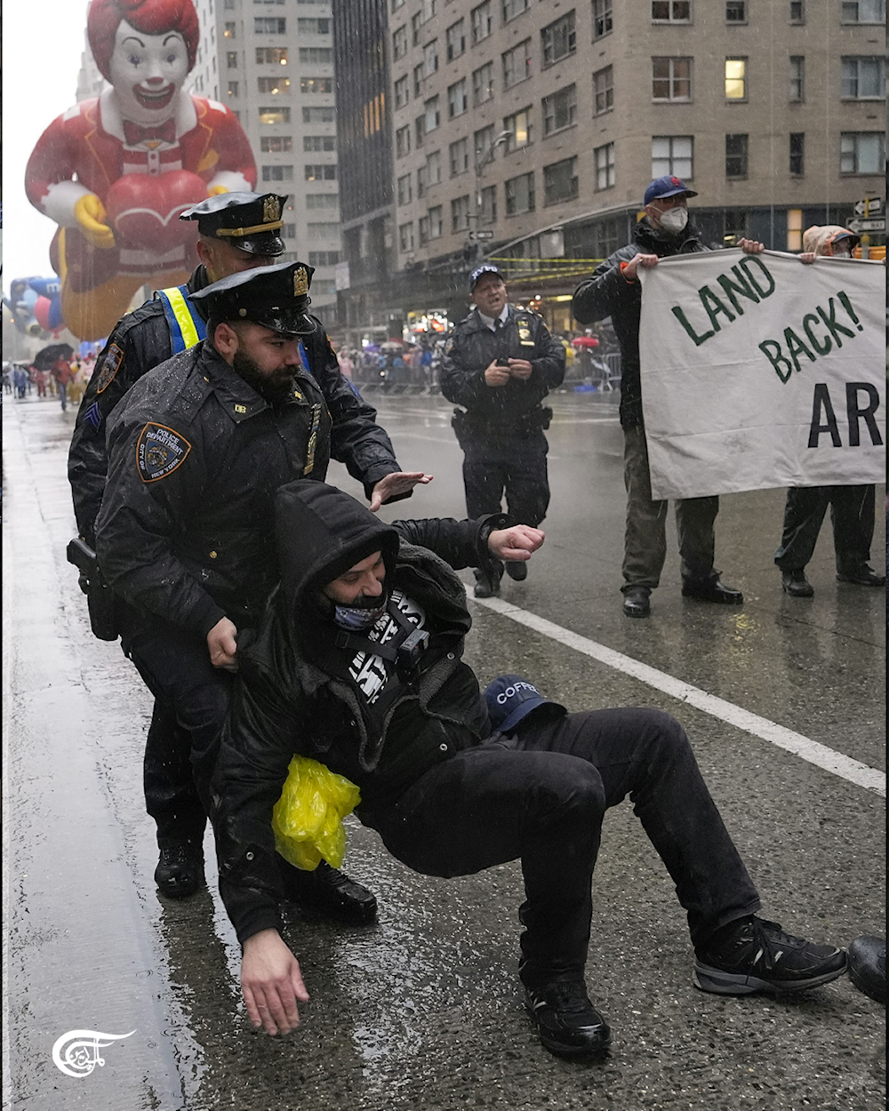 Police arrest pro-Palestine protesters at New York Thanksgiving parade