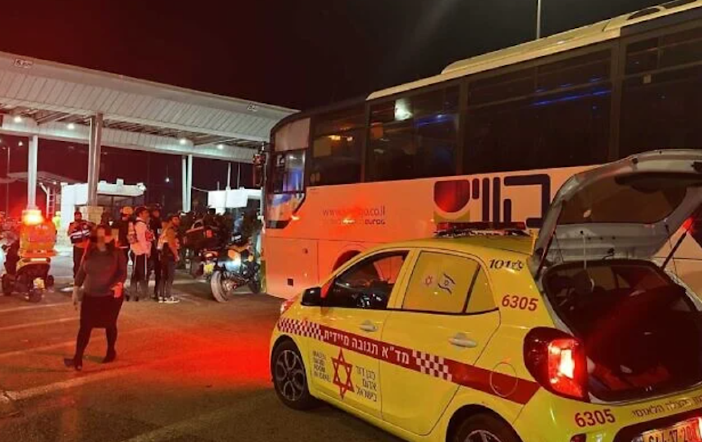 Injuries in shooting attack on settler bus south of occupied al-Quds