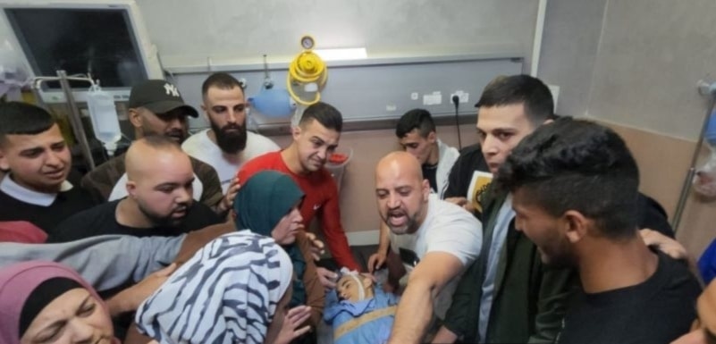 Martyr Aysar Mohammad al-Safi in the hospital after being shot by Israeli occupation forces on May 15, 2024 (Social Media)