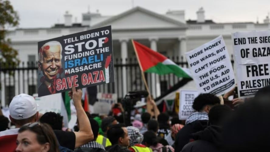 Demonstrators gather in front of the White House during a rally in support of Palestinians. (AFP/Getty Images)