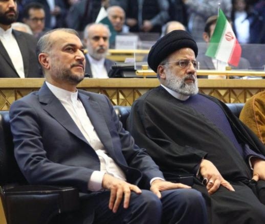 Copter carrying Iran's President makes hard landing in East Azerbaijan