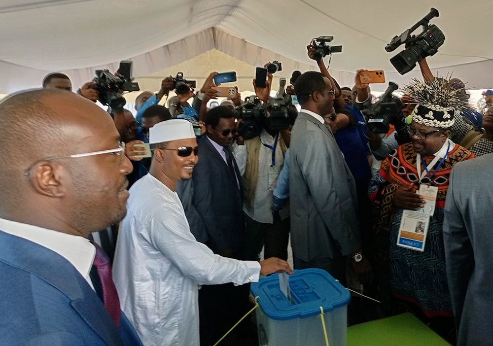 Chadian interim President Mahamat Deby Itno casts his ballot, in N'djamena, Chad, Monday, May 6, 2024.(AP)