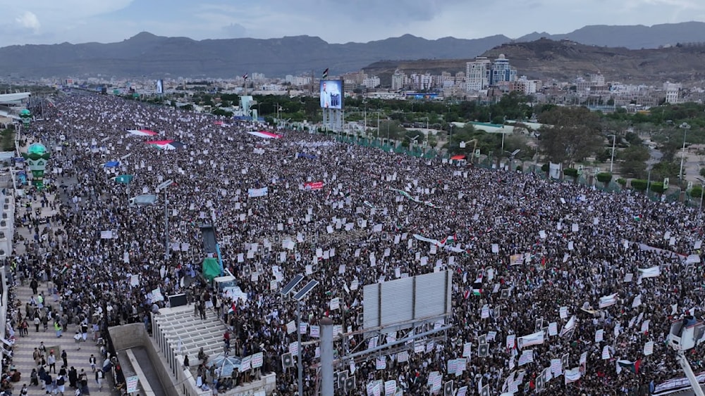 Yemenis defy US diktats protest in 40 squares in support of Palestine