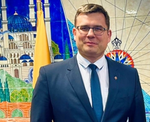 Lithuania’s Defense Minister during a meeting with Defense Minister YaÅŸar Güler at NATO headquarters on June 13,202. (@LKasciunas / X)