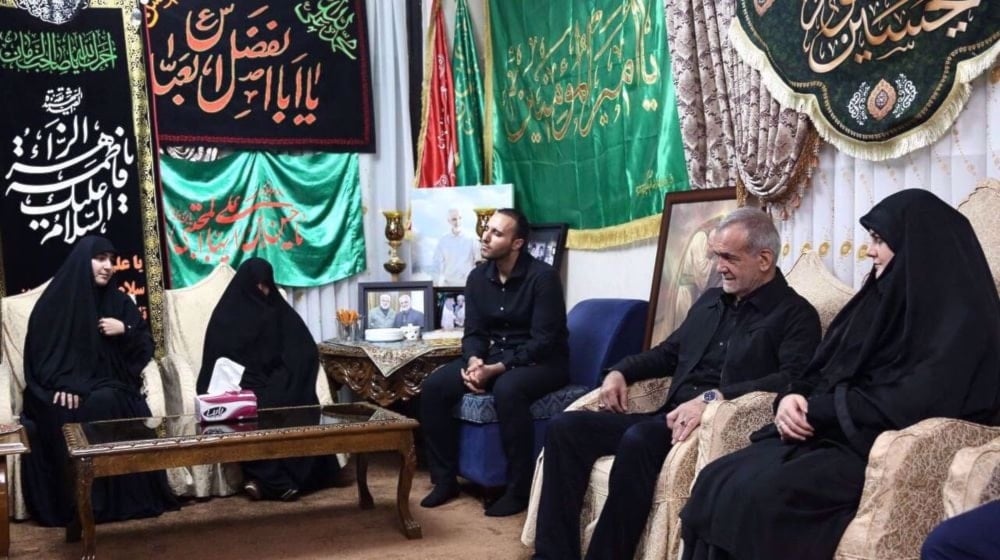 Iranian President-elect Masoud Pezeshkian (2nd R) meets with the family of martyred Lieutenant General Qassem Soleimani in Tehran, Iran, on July 19, 2024 (IRNA)