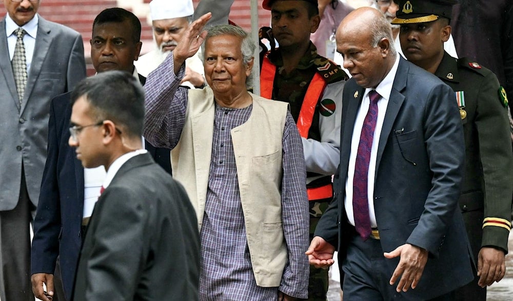 Nobel laureate and chief adviser of Bangladesh's new interim government, Muhammad Yunus greets the public after laying a wreath at the National Martyrs' Memorial, Dhaka, Bangladesh, August 9, 2024. (AFP)