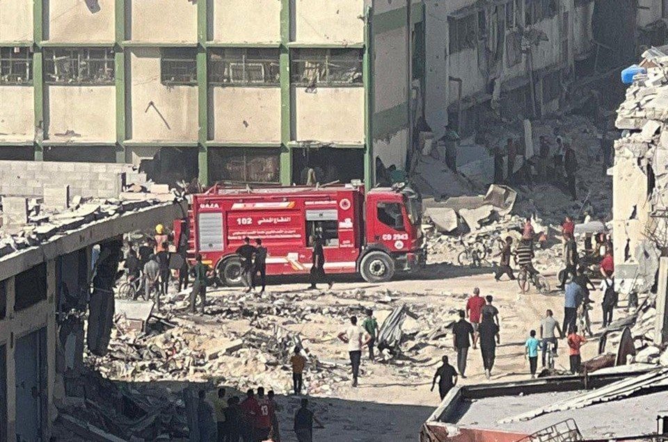 Civil Defense teams arrive at the school which was bombed by Israeli occupation forces, Gaza, August 3, 2024 (Social Media)