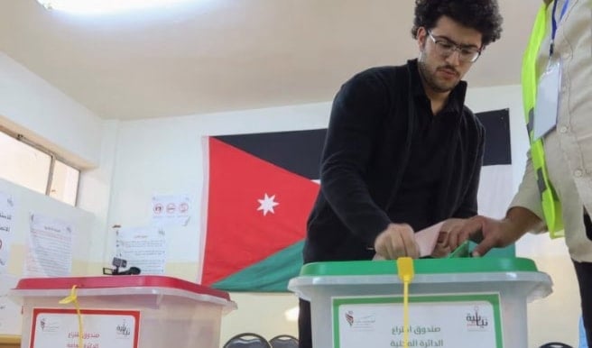 A Jordanian man casts his vote for the elections, September 10, 2024 (Social Media)