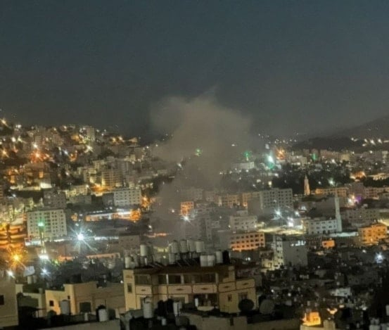 Smoke rises as the Palestinian Resistance confronts Israeli occupation forces in Nablus, Sept 20, 2024 (Social Media)