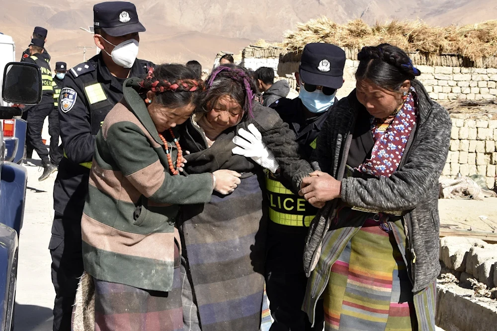  In this photo released by Xinhua News Agency, rescuers transfer the injured at Zhacun village of Dingri Country in Xigaze, southwest China’s Tibet Autonomous Region, Tuesday January 7, 2025. (Xinhua via AP)