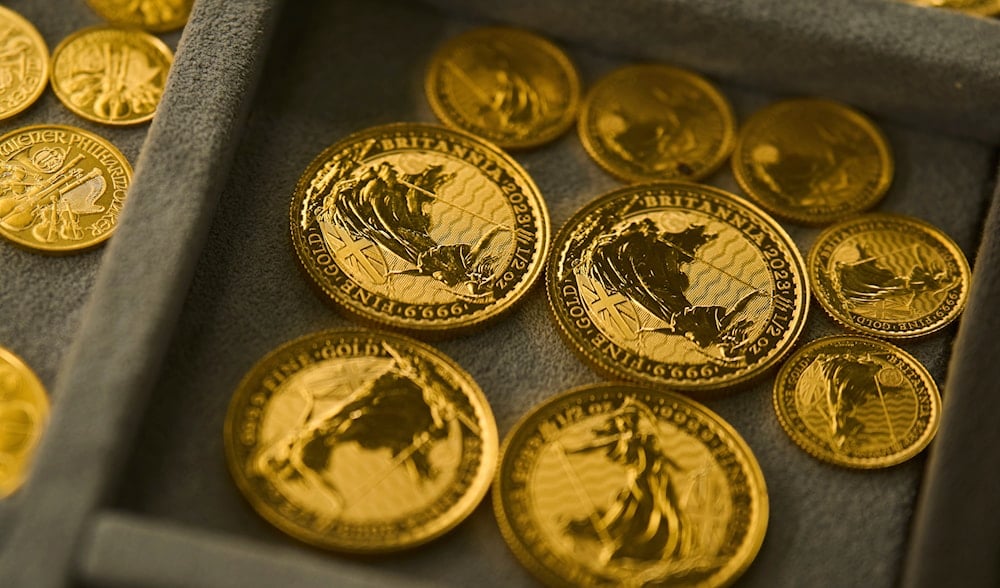 Gold prices hit new record with US shutdown, weak job data