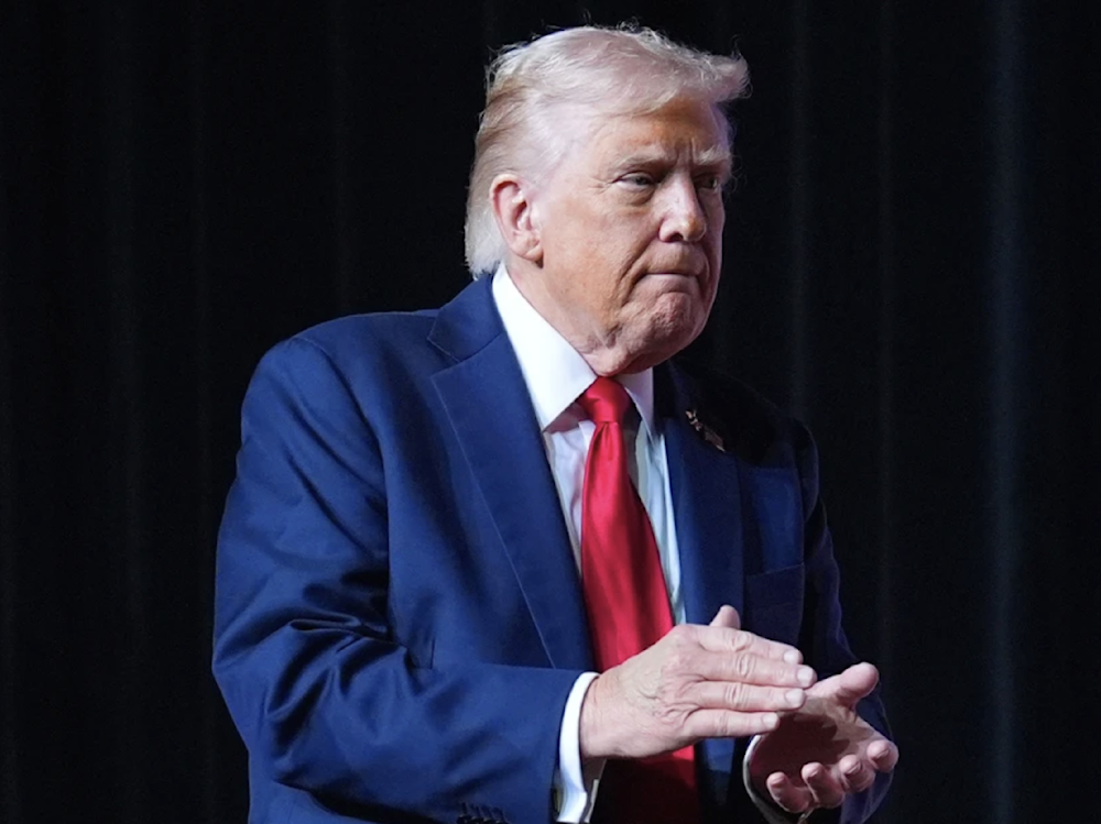 Trump orders military pay despite prolonged US government shutdown