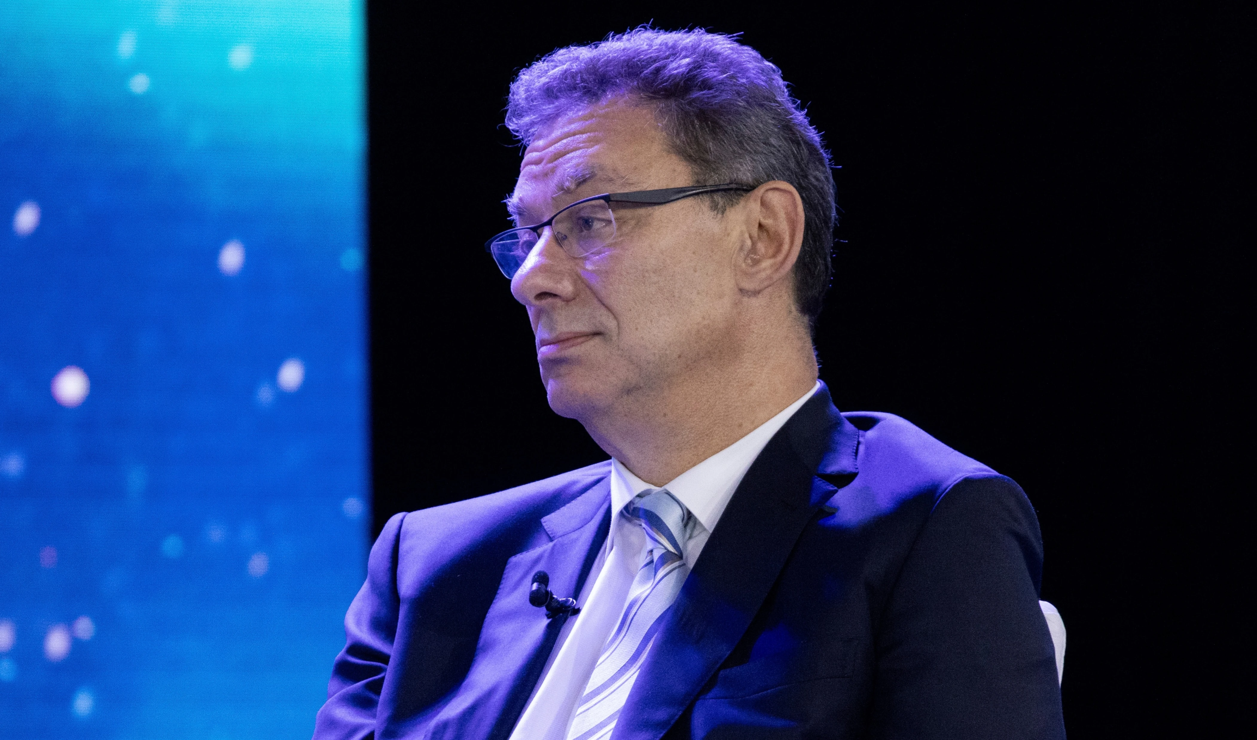 Pfizer CEO urges closer US-China collaboration in biopharma