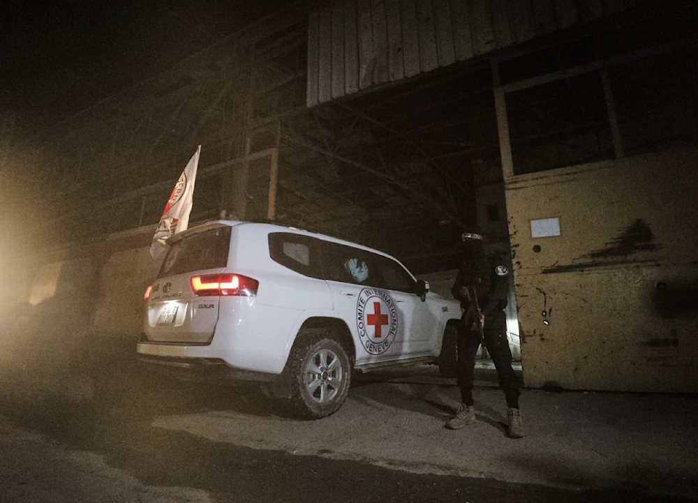 Al-Qassam hands over bodies of two Israeli captives