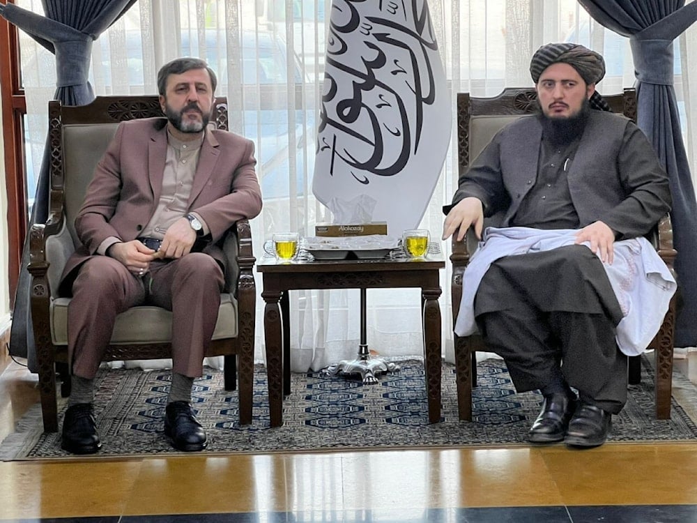 Deputy Foreign Minister for Legal and International Affairs Kazem Gharibabad (left) arrives in Kabul for talks with Afghan officials, October 26, 2025 (IRNA)