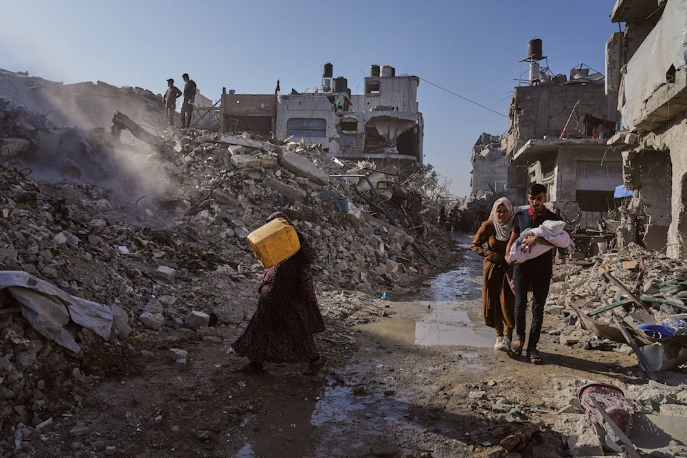 Egyptian convoy enters Gaza to help recover captive remains