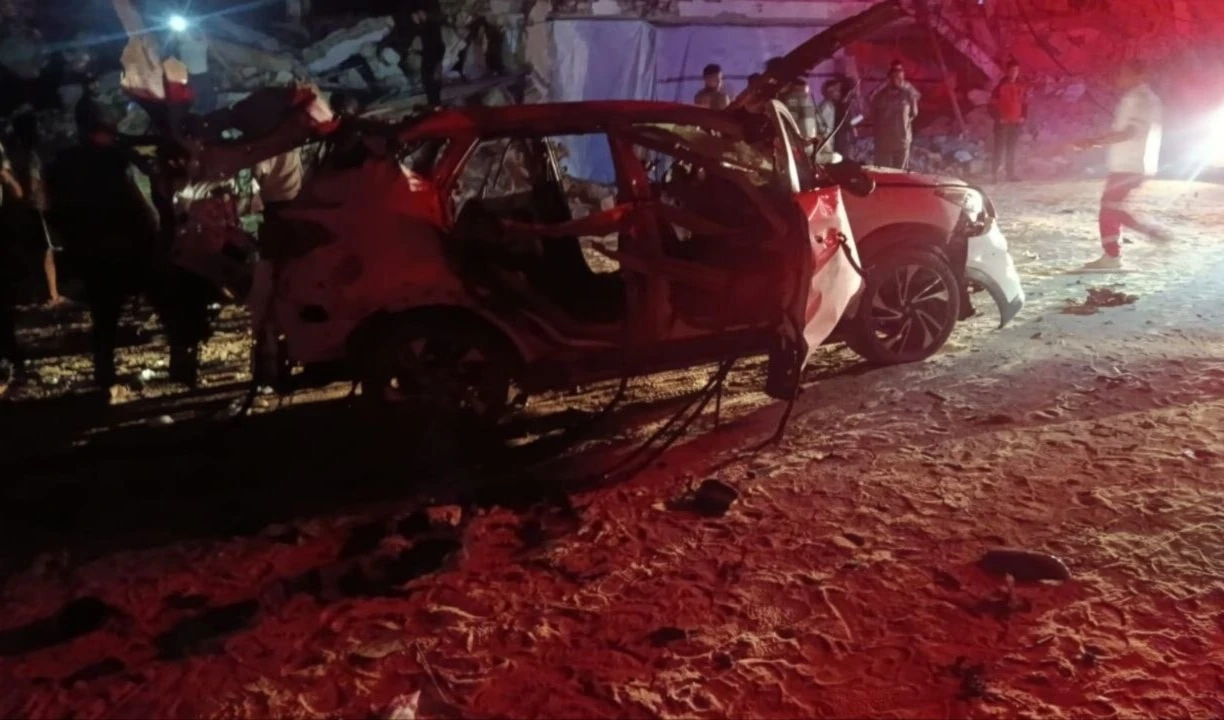 The wreckage of a car targeted by 'Israel' in an airstrikes in Khan Younis, Gaza, Occupied Palestine, October 28, 2025 (social media) The wreckage of a car targeted by 'Israel' in an airstrikes in Khan Younis, Gaza, Occupied Palestine, October 28, 2025 (social media)