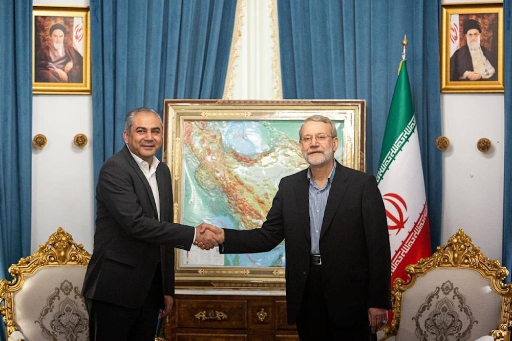 Secretary of the Supreme National Security Council Ali Larijani shakes hands with Pakistan's Interior Minister Mohsin Naqvi, during their meeting in Tehran, Iran, October 28, 2025 (WANA)