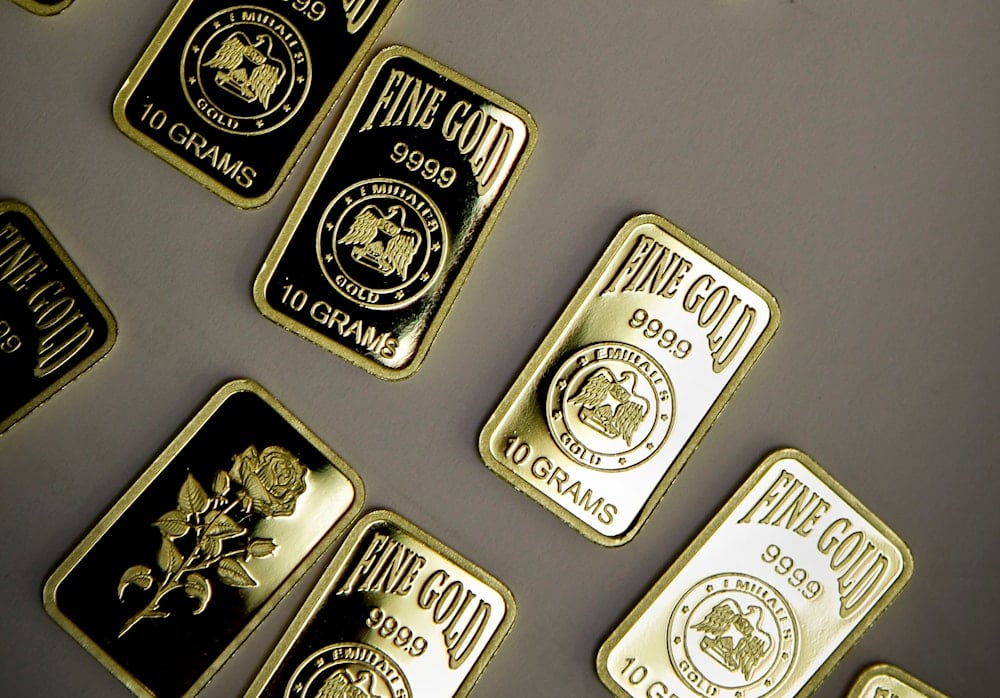 Gold falls over 2% to three-week low on signs of easing US-China trade